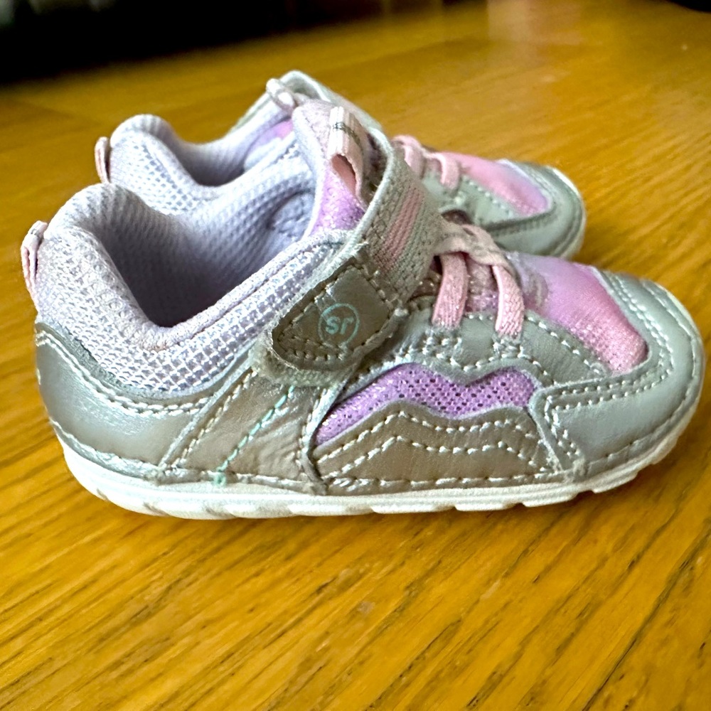 Stride Rite size 4.5 toddler shoe